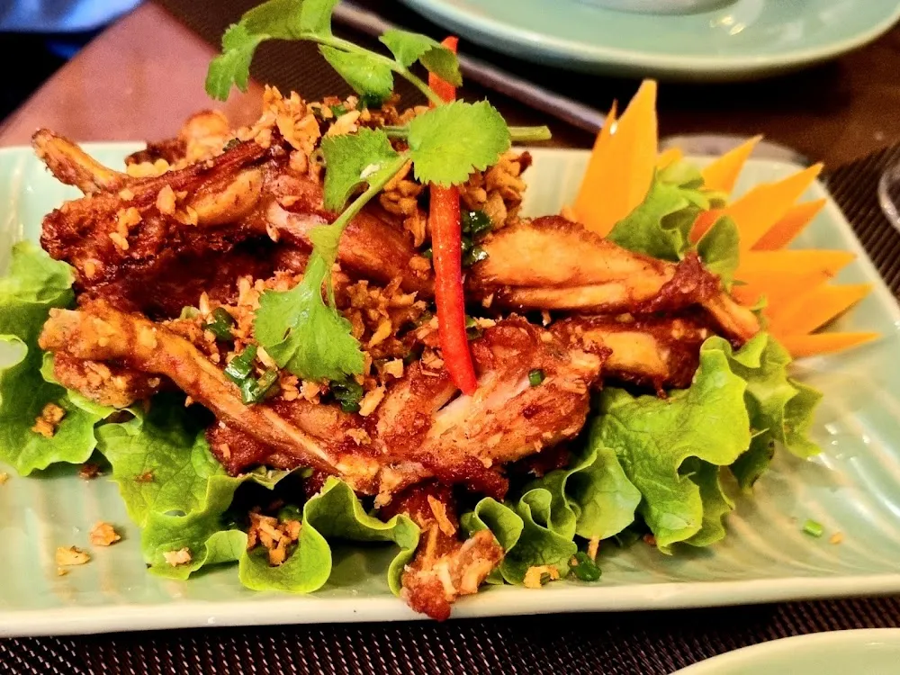 Cuisses de Grenouille Sautées À l'Ail